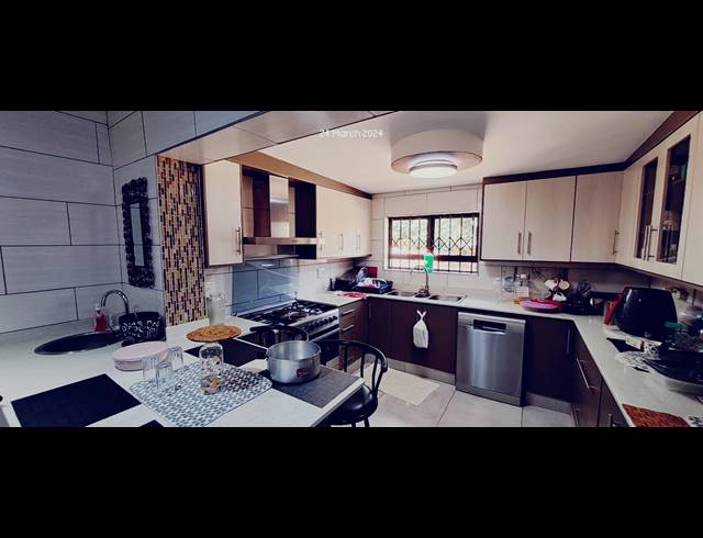 3 BEDROOM FREESTANDING FOR SALE IN SCOTTSVILLE